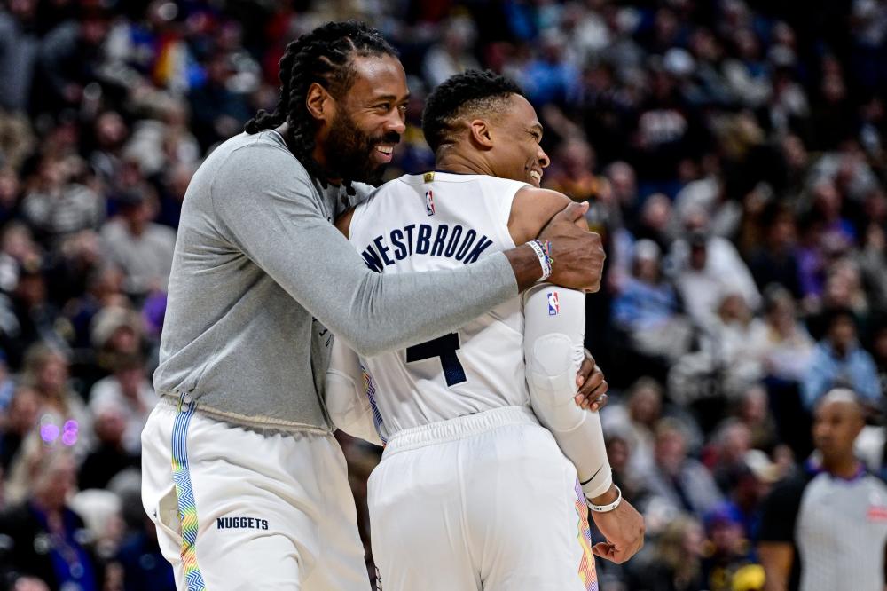 连续两年在 连续两年在