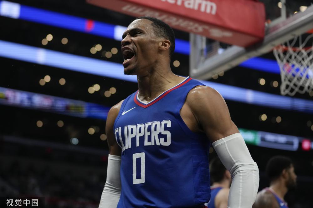 展现出令人 展现出令人