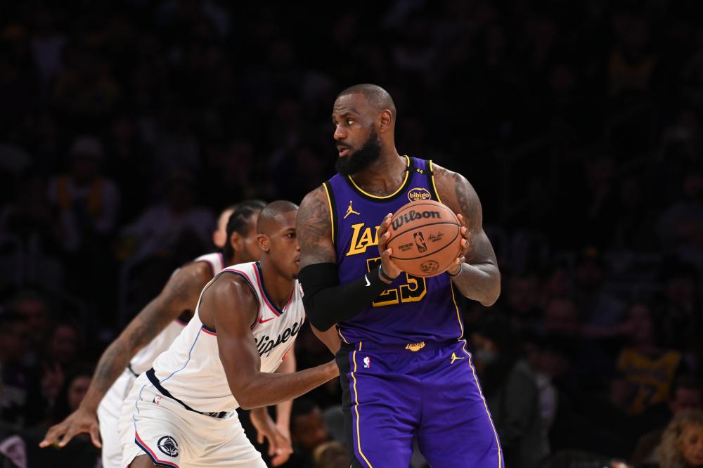 何会如此严 何会如此严